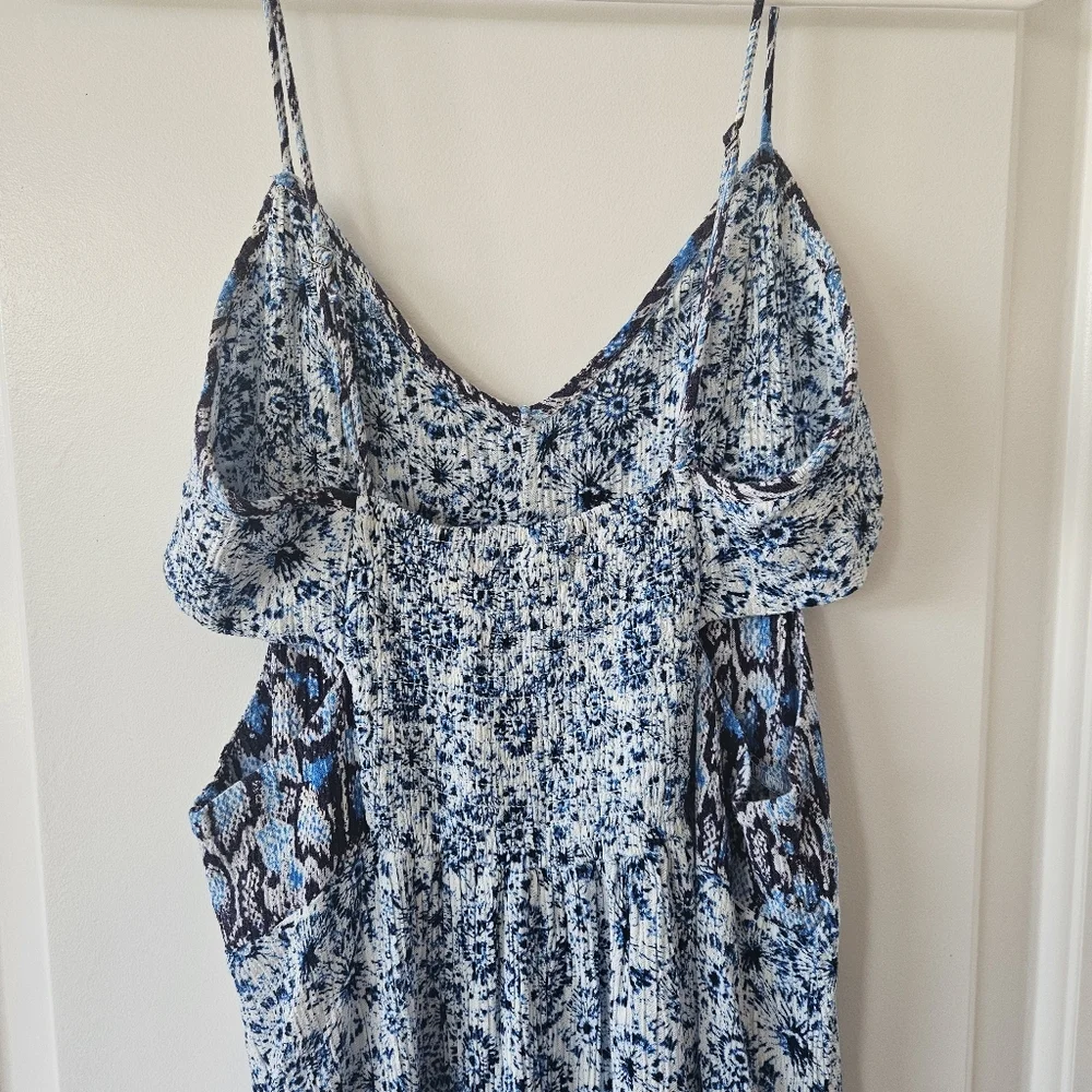 Ecote Urban Outfitters Floral Blue Cut Out Maxi Dress Size Medium - Picture 5 of 10